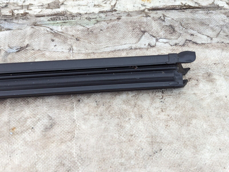 SKODA KAROQ NU7 17-21 REAR LEFT N/S WINDOW INNER SLIDING SEAL 575839471 GENUINE