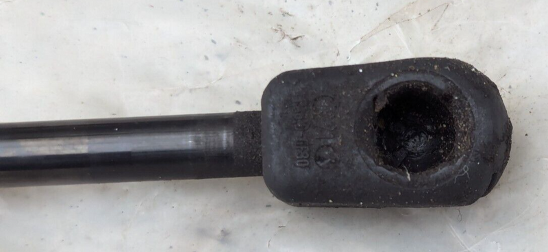 MERCEDES C-CLASS W204 07-11 BONNET HOOD GAS STRUT DRIVER RIGHT O/S A2049800964