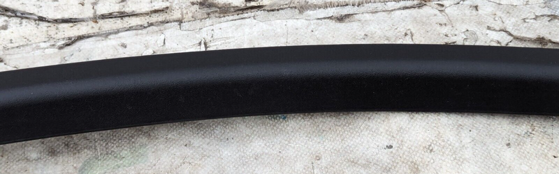 MERCEDES S-CLASS W221 06-13 FRONT LEFT N/S DOOR WINDOW OUTER FRAME A2217250171