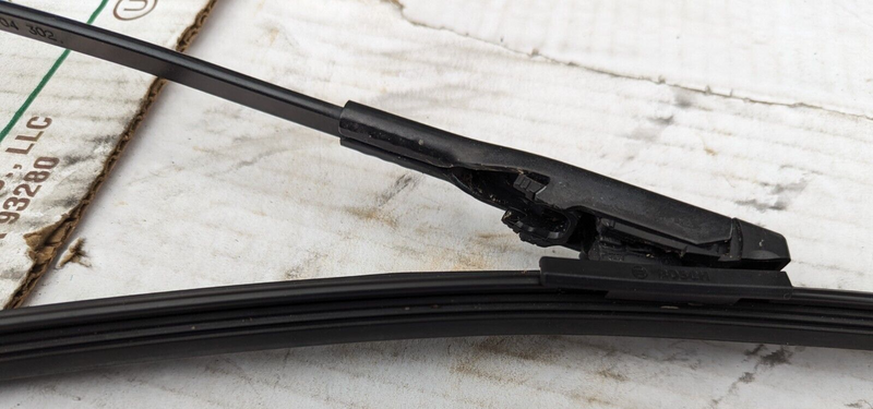 BMW 3 SERIES F30 2011-2019 FRONT LEFT N/S WINDSCREEN WIPER ARM 7260485 GENUINE