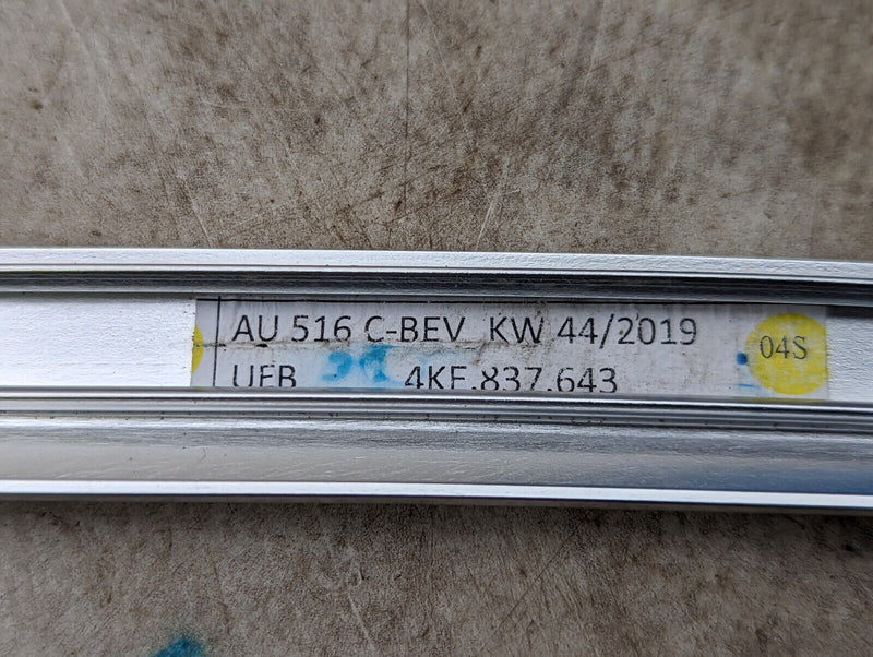 AUDI E-TRON 2018-ON LEFT N/S WINDOW GUIDE MOLDING TRIM STRIP 4KE837643 GENUINE
