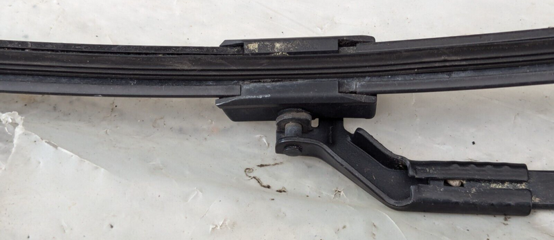 MERCEDES C-CLASS W204 07-11 FRONT RIGHT O/S WIPER ARM W/BLADE A2048201344