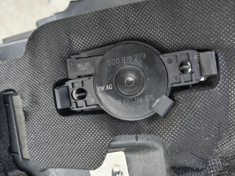 AUDI E-TRON 2018-ON DASHBOARD RIGHT SIDE O/S LOWER TRIM 4KR863083 GENUINE