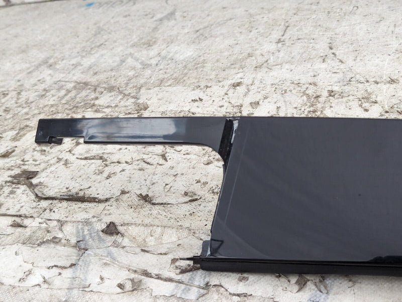 SKODA KAROQ NU7 17-2021 REAR RIGHT O/S DOOR WINDOW FRAME TRIM 575837902B GENUINE