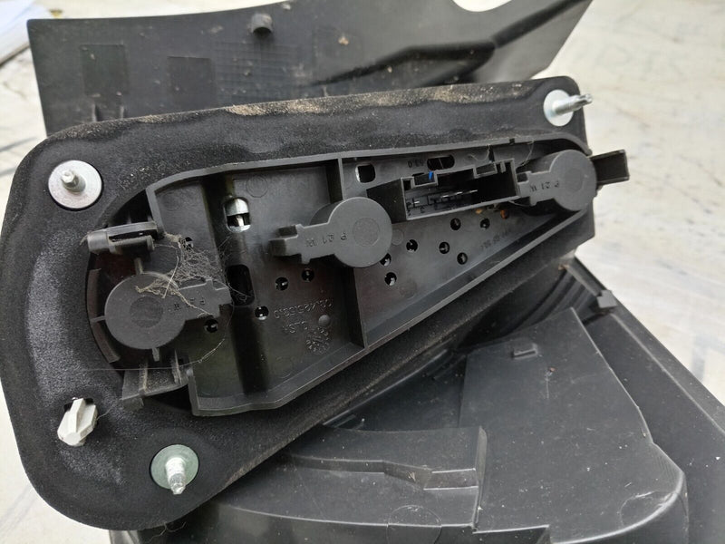 BMW X1 E84 2009-12 GENUINE REAR LIGHT PASSENGER SIDE OUTER LEFT 03425600