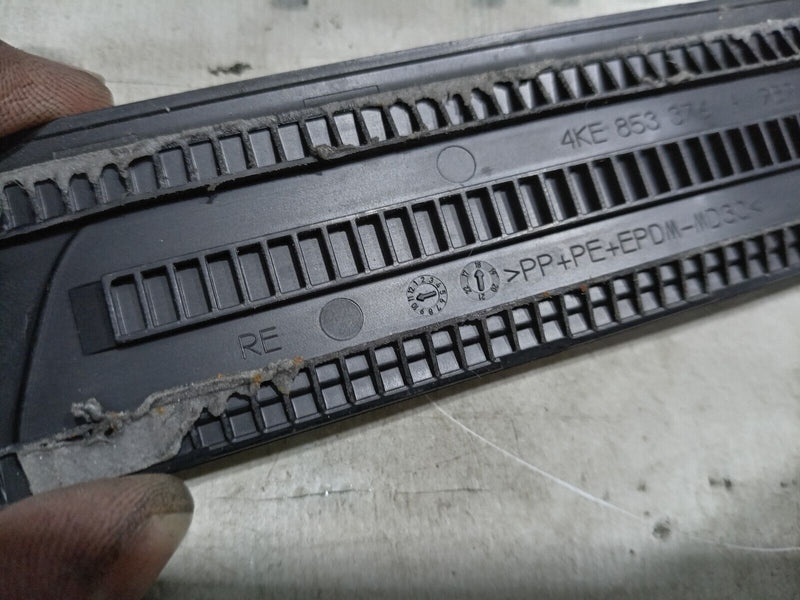 AUDI E-TRON 2018- ON REAR RIGHT O/S SILL ENTRY TRIM STRIP 4KE853376A GENUINE