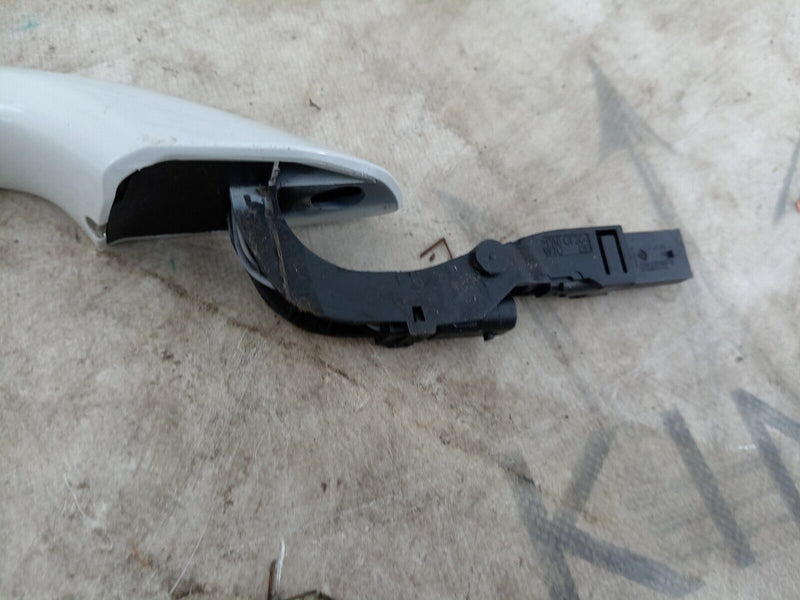 AUDI E-TRON 2018-ON FRONT LEFT N/S EXTERIOR DOOR HANDLE 4M8837205B GENUINE