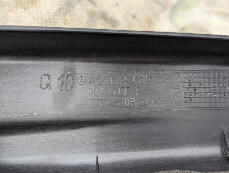 MERCEDES S-CLASS W221 06-13 FRONT RIGHT O/S DOOR WINDOW OUTER FRAME A2217250271