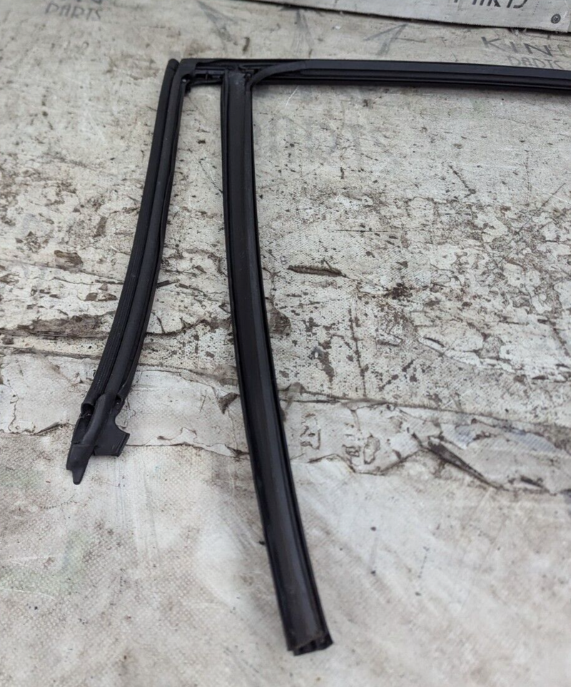 BMW 3 SERIES F30 11-19 REAR RIGHT O/S DOOR WINDOW GUIDE SEAL GASKET 177447-11-TR