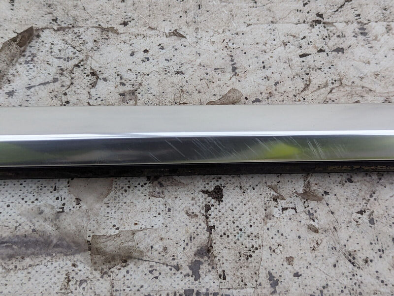 AUDI E-TRON 2018-ON WINDOW SLOT SEAL W/ TRIM STRIP 4KE837475 GENUINE