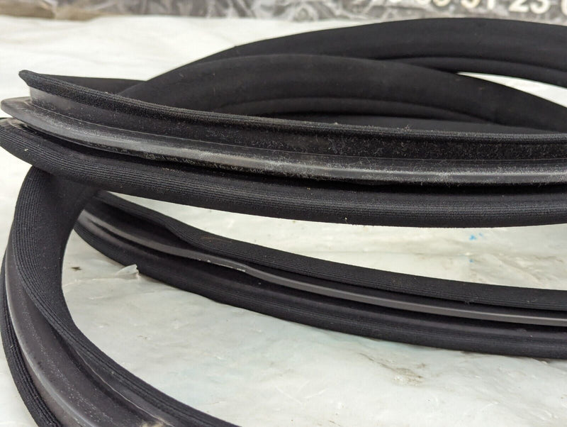 MERCEDES S-CLASS W221 S320 06-2013 REAR RIGHT O/S DOOR RUBBER SEAL A2216970951