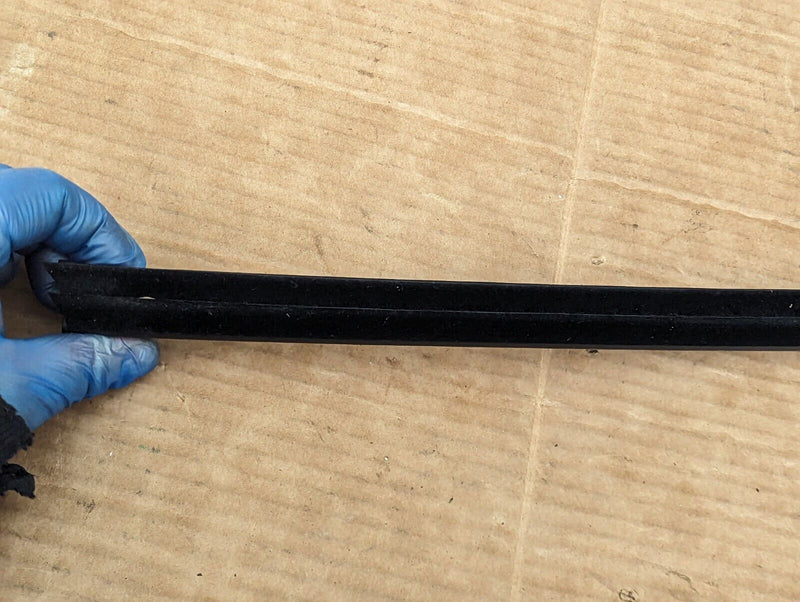 BMW X1 E84 09-15 INNER CHANNEL SEALING REAR RIGHT O/S 2990301/302 GENUINE