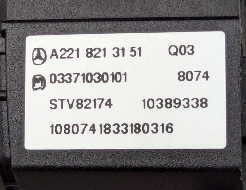 MERCEDES S CLASS W221 06-13 FRONT RIGHT O/S DOOR LOCK SWITCH A2218213151 GENUINE