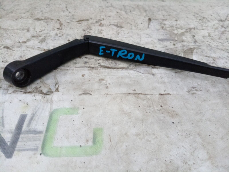 AUDI E-TRON 2018-ON FRONT WINDSCREEN WIPER ARM 97036203 GENUINE