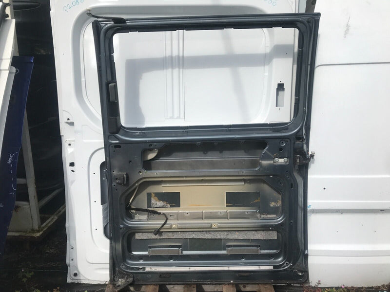 VW T5 TRANSPORTER 2005-14 RIGHT SIDE SLIDING DOOR PANEL & LOCK MECHANISM