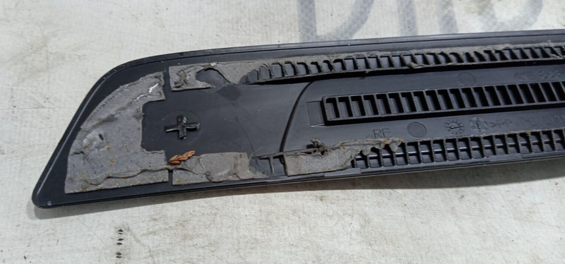 AUDI E-TRON 2018- ON REAR RIGHT O/S SILL ENTRY TRIM STRIP 4KE853376A GENUINE