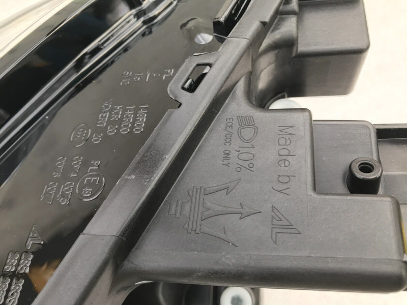 MASERATI GRECALE M182 **NEW GENUINE FRONT HEADLIGHT LAMP RIGHT SIDE IT51360748