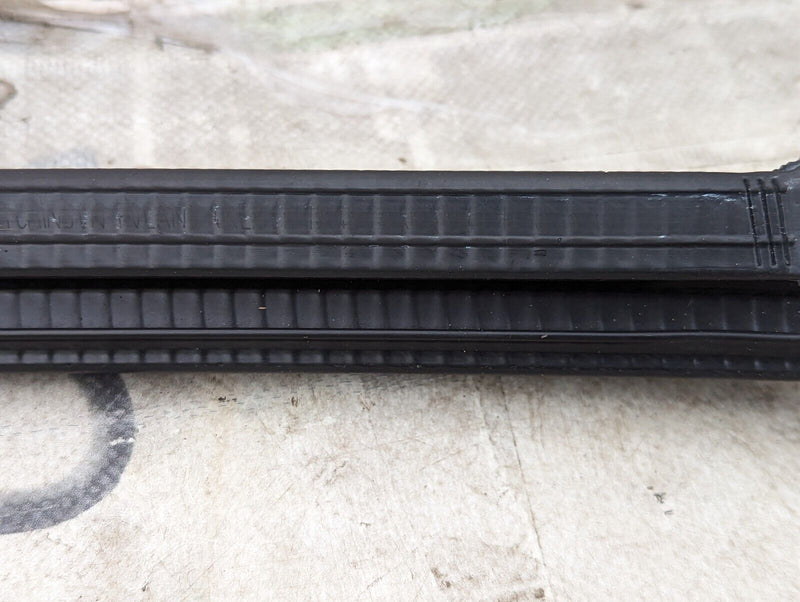 AUDI E-TRON 2018-ON RIGHT O/S DOOR WINDOW SLOT SEAL TRIM 4KE839475 GENUINE