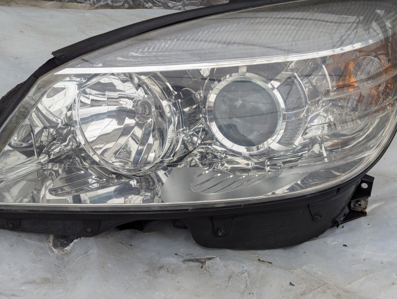 MERCEDES-BENZ C-CLASS W204 07-11 FRONT LEFT N/S HEADLIGHT HEADLAMP A2048208561