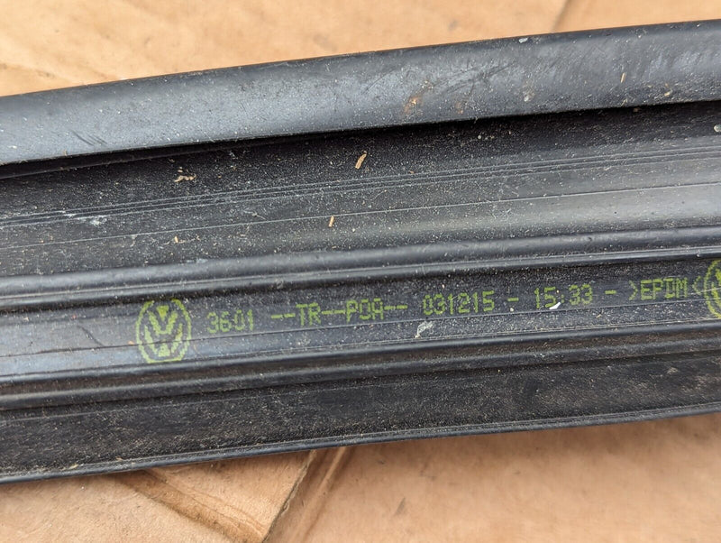 VW GOLF MK7 2012-2020 FRONT RIGHT O/S DOOR WINDOW GUIDE SEAL GASKET 5G4837432K