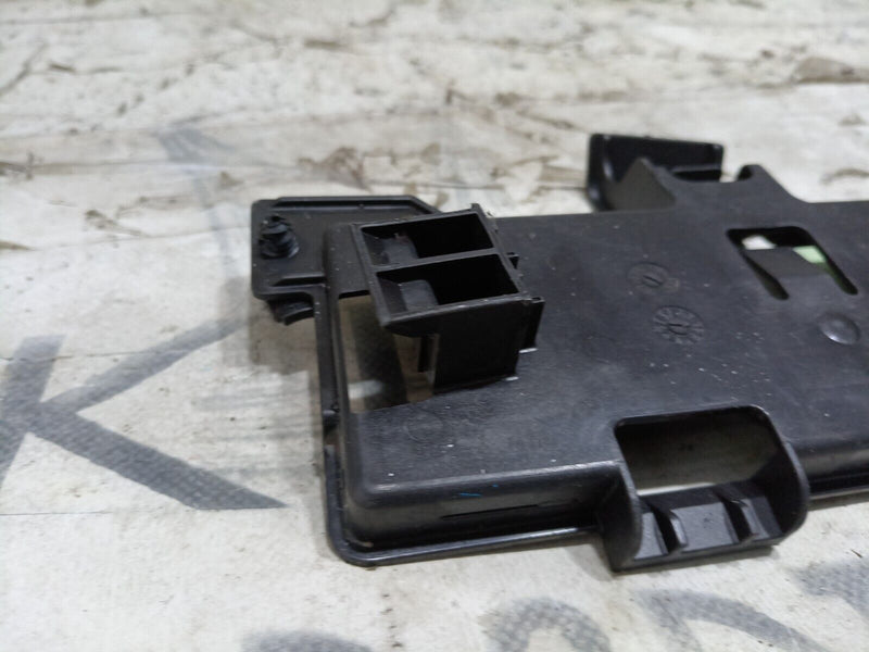 AUDI E-TRON 2018- ON RETAINER FOR CONTROL UNIT BRACKET 4KE907179 GENUINE