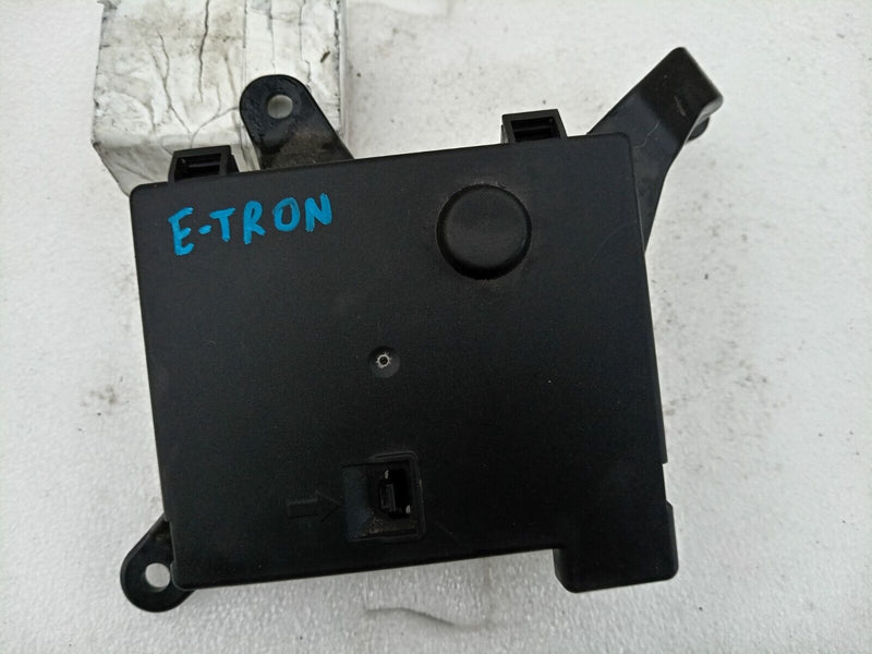 AUDI E-TRON 2018- FUSE BOX UNIT 4KE937548 GENUINE