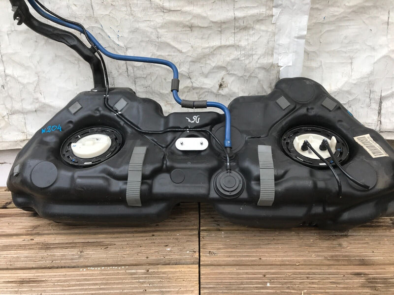 MERCEDES W204 SALOON DIESEL 2008-2014 GENUINE FUEL TANK  & PUMPS A2044708301