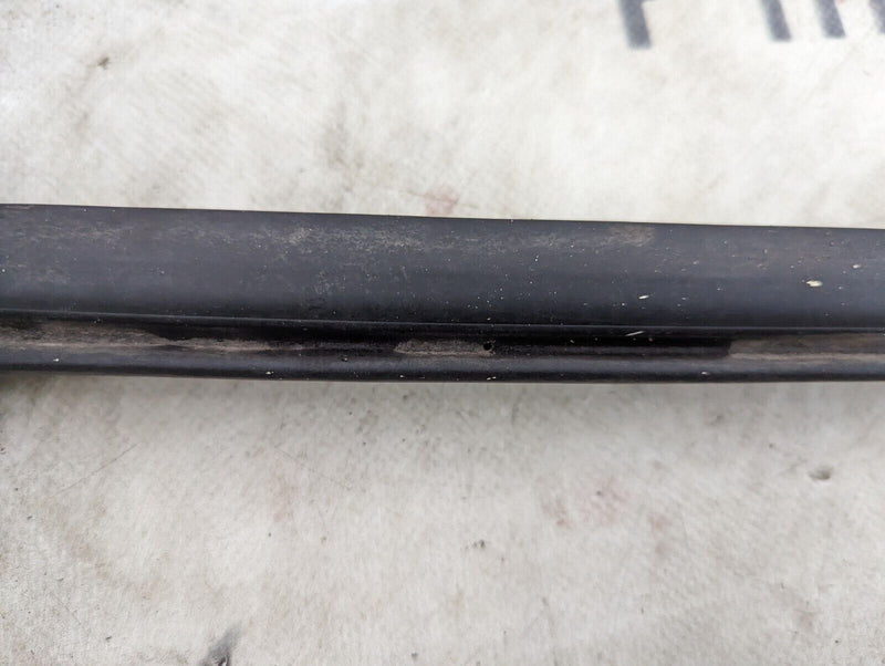 AUDI E-TRON 2018-ON LEFT N/S DOOR WINDOW GUIDE SEAL GASKET 4KE833177 GENUINE