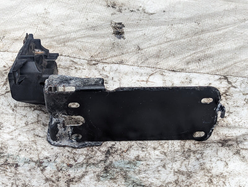 BMW X1 E84 09-15 O/S DRIVER SIDE RADIATOR MOUNT BRACKET GENUINE 51647117812