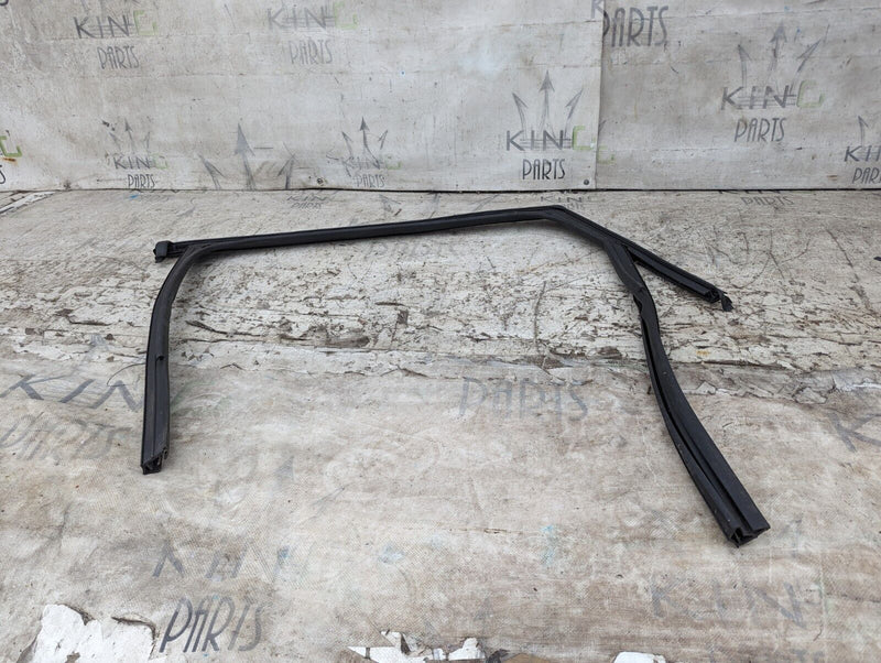 SKODA KAROQ NU7 17-21 REAR RIGHT O/S DOOR WINDOW GUIDE SEAL 575839431Q GENUINE