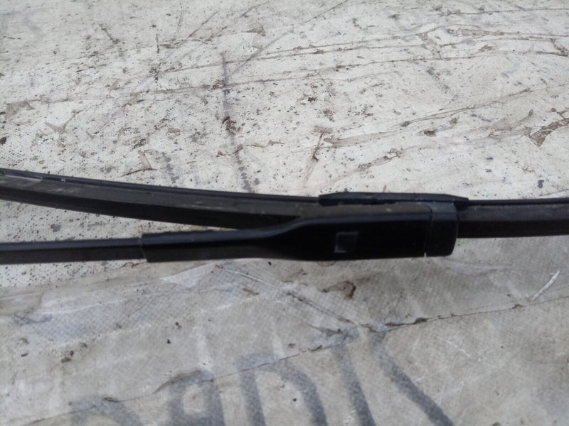 AUDI E-TRON 2018-ON FRONT WINDSCREEN WIPER ARM 97036203 GENUINE