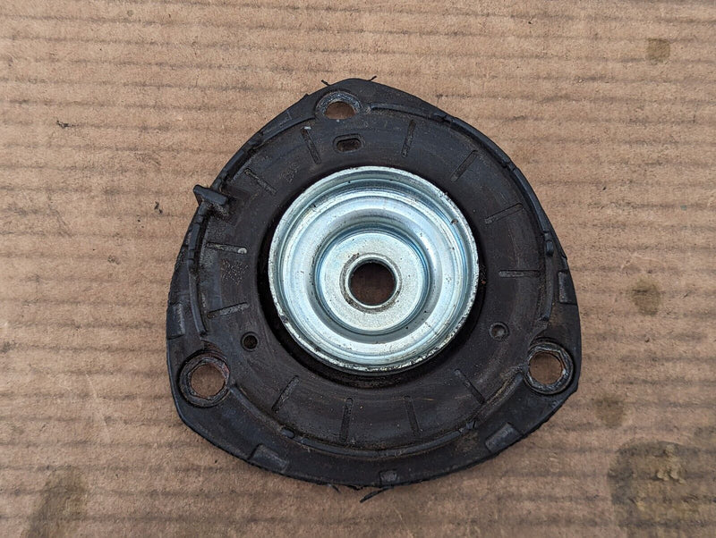 VW GOLF MK7 2012-2020 FRONT SUSPENSION STRUT TOP MOUNT 5Q0412331D GENUINE