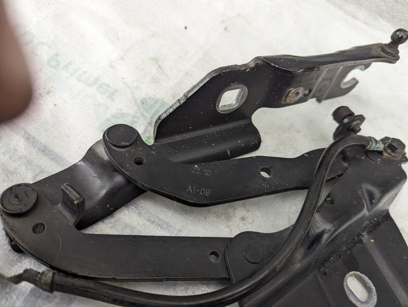 BMW X1 E84 09-15  GENUINE BONNET HINGE PASSENGER SIDE 2990359