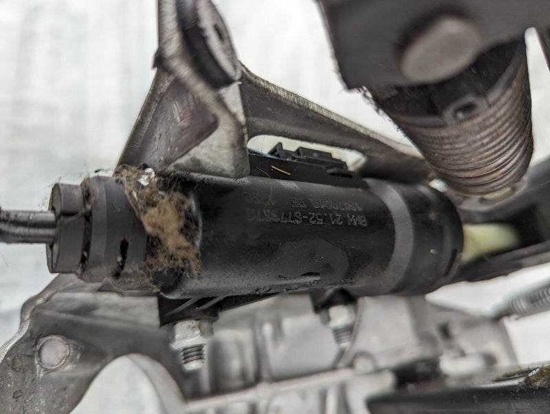 BMW X1 E84 09-15 2.0 MANUAL TRANSMISSION PEDAL BOX GENUINE 6779378