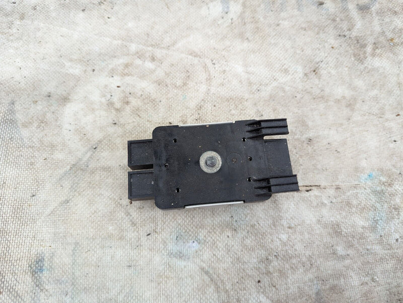 SKODA KAROQ NU7 17-21 AERIAL AMPLIFIER ANTENNA SIGNAL BOOSTER 5Q0035570 GENUINE