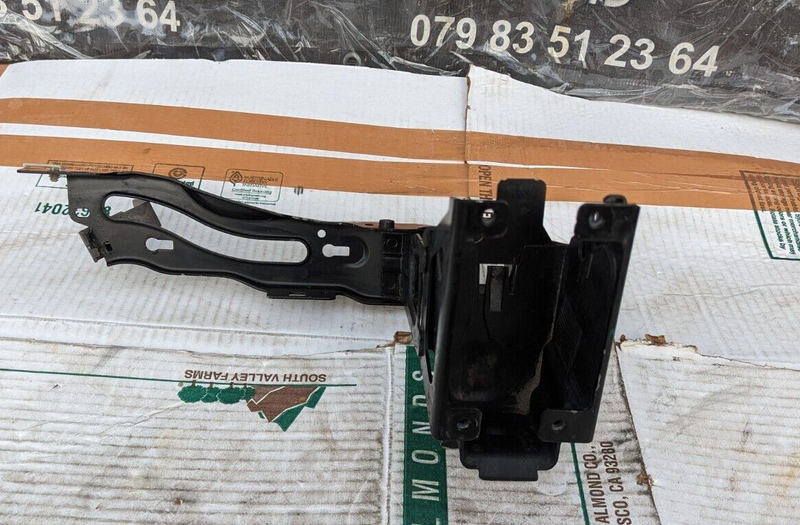 BMW 3 SERIES F30 2011-2019 RIGHT O/S HEADLIGHT SUPPORT BRACKET 7308803 GENUINE