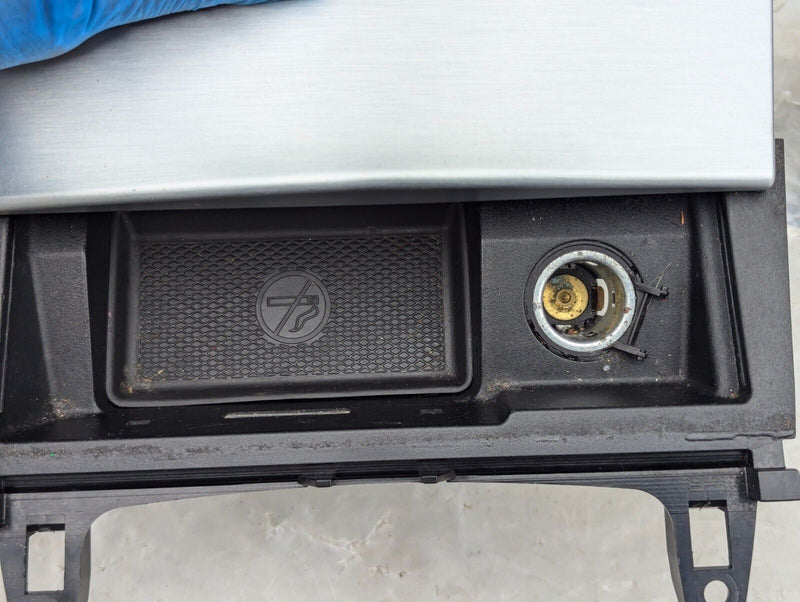 MERCEDES-BENZ C-CLASS W204 07-11 CENTER CONSOLE ASHTRAY W/SOCKET 12V A2046801350