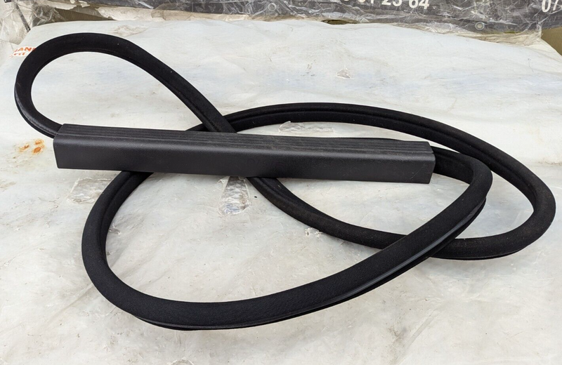 MERCEDES C-CLASS W204 07-11 FRONT LEFT N/S DOOR RUBBER GASKET SEAL A2046970951