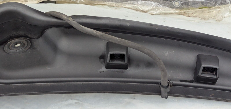 MERCEDES-BENZ C-CLASS W204 07-11 WINDSCREEN WIPER SCUTTLE PANEL TRIM A2048301813