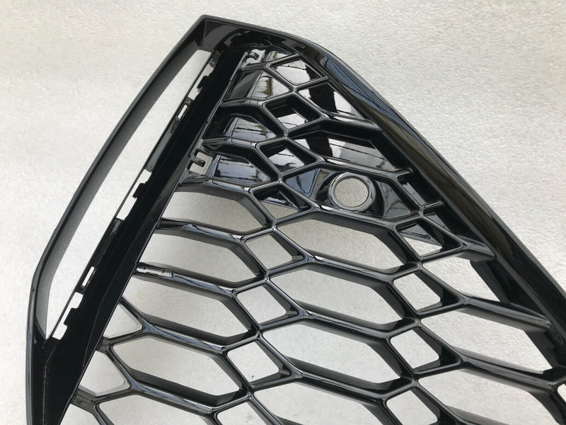 AUDI RS6 C8 2019- FRONT BUMPER RIGHT DRIVER SIDE GRILL TRIM MOULDING 4K8807682D