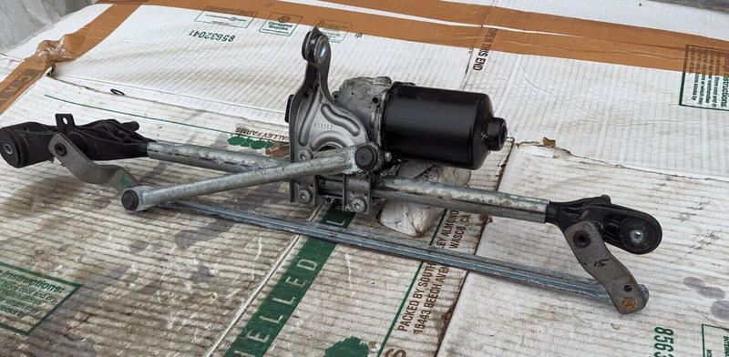 BMW 3 SERIES F30 2011-2019 FRONT WIPER MOTOR AND LINKAGE 7267504 GENUINE