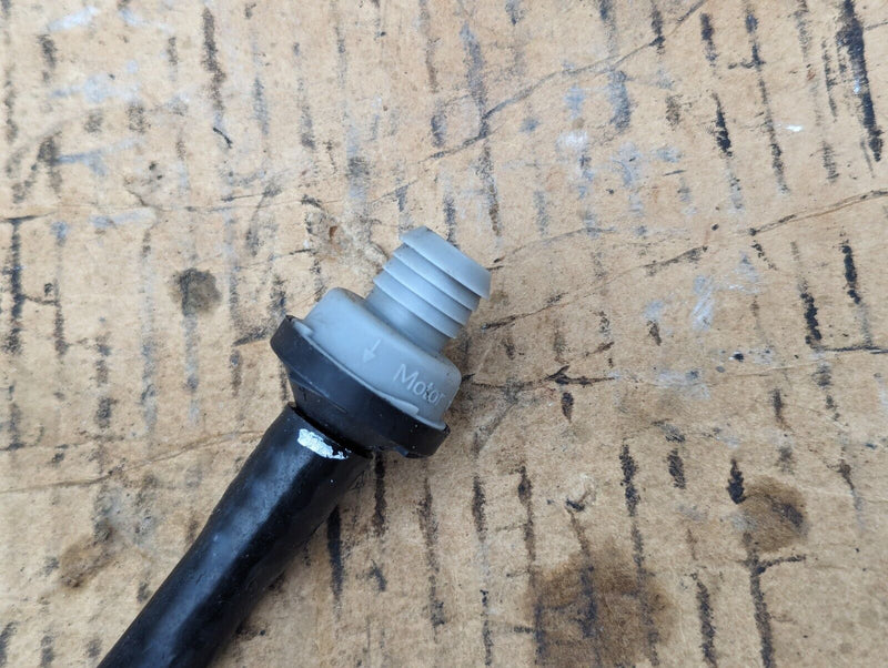 MERCEDES S-CLASS S320 W221 06-2013 ENGINE AIR VACUUM LINE TUBE PIPE A2214300629