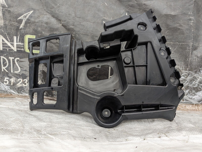 BMW X1 E84 09-15 REAR LEFT BUMPER BRACKET MOUNT GUIDE GENUINE 2991779