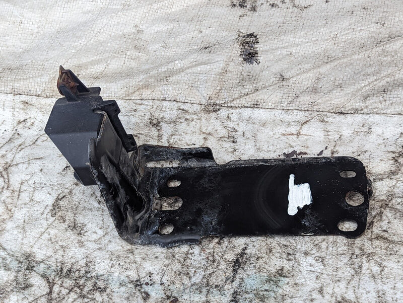 BMW X1 E84 09-15 LEFT N/S RADIATOR MOUNT BRACKET GENUINE 51647117811