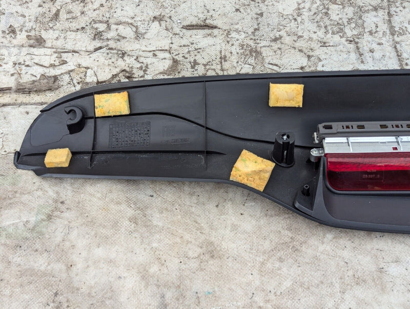 FIAT ABARTH 500 2008-2015 THIRD BRAKE LIGHT WITH SURROUND TRIM 735542376 GENUINE