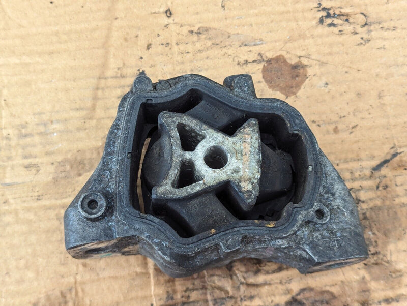 RANGE ROVER EVOQUE L538 2.2L DIESEL 11-15 ENGINE MOUNT BRACKET SUPPORT TR8070M18