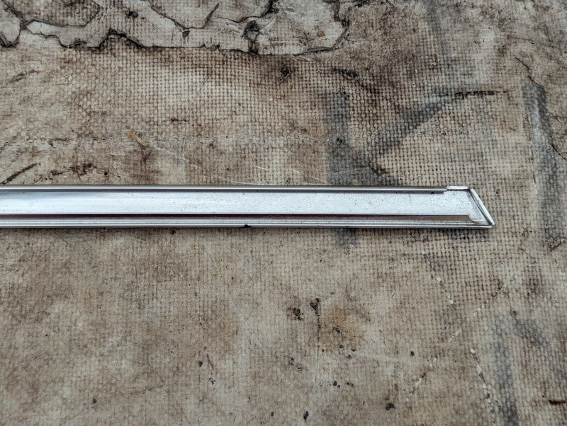 SKODA KAROQ NU7 17-21 REAR RIGHT O/S DOOR TOP CHROME STRIP 575839644 GENUINE