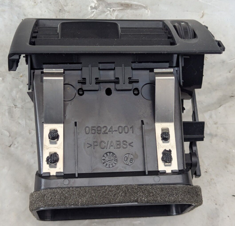 MERCEDES-BENZ C-CLASS W204 07-11 FRONT RIGHT DRIVER O/S AIR VENT A2048301454