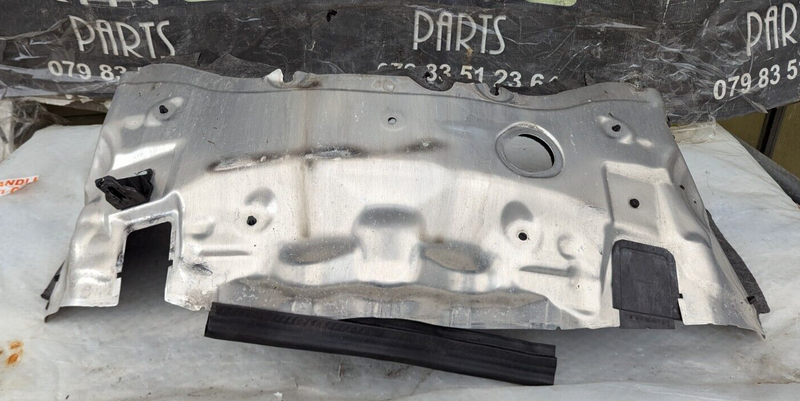 MERCEDES C-CLASS W204 07-11 ENGINE PARTITION HEAT SHIELD COVER A2046280255