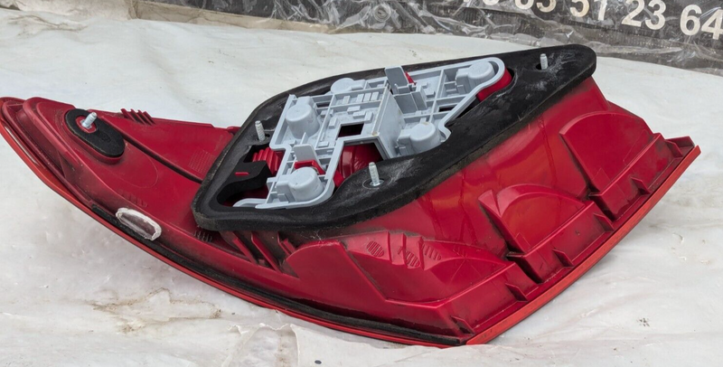 MERCEDES-BENZ C-CLASS W204 2007-2014 REAR LEFT N/S TAILLIGHT A2048202964 GENUINE